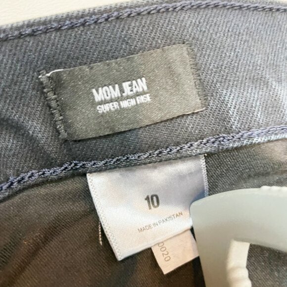 Express Jeans 10 Black Denim Floral Embroidered Mom Jean Super High Rise - Picture 9 of 11